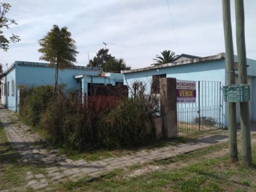CASA A UNA CUADRA DE AV PTE PERON