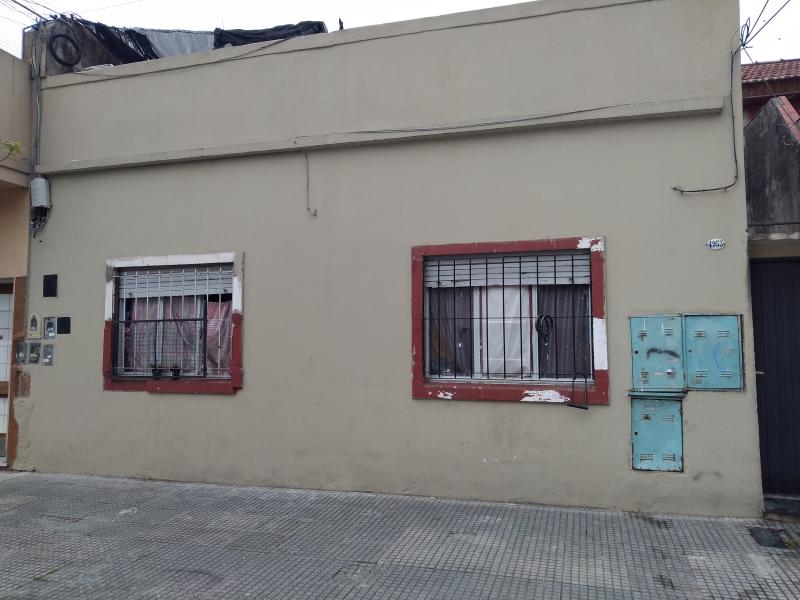 DEPARTAMENTO TRES AMBIENTES PARA RESTAURAR EN MATADEROS